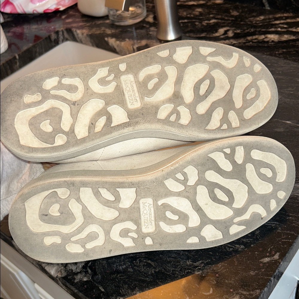 Alexander McQueen cream suede sneakers - Picture 7 of 11